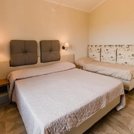 Ξενοδοχείο με διαμερίσματα Borgo Felciaione 3*